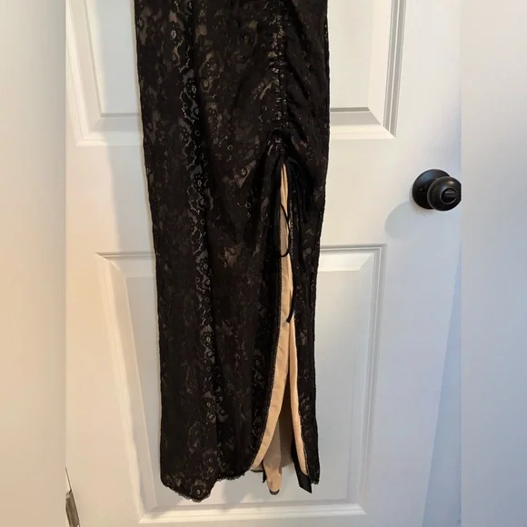 URBAN OUTFITTERS Angelica Corset Midi Dress Black Lace Front Slit Size Small - Picture 6 of 13